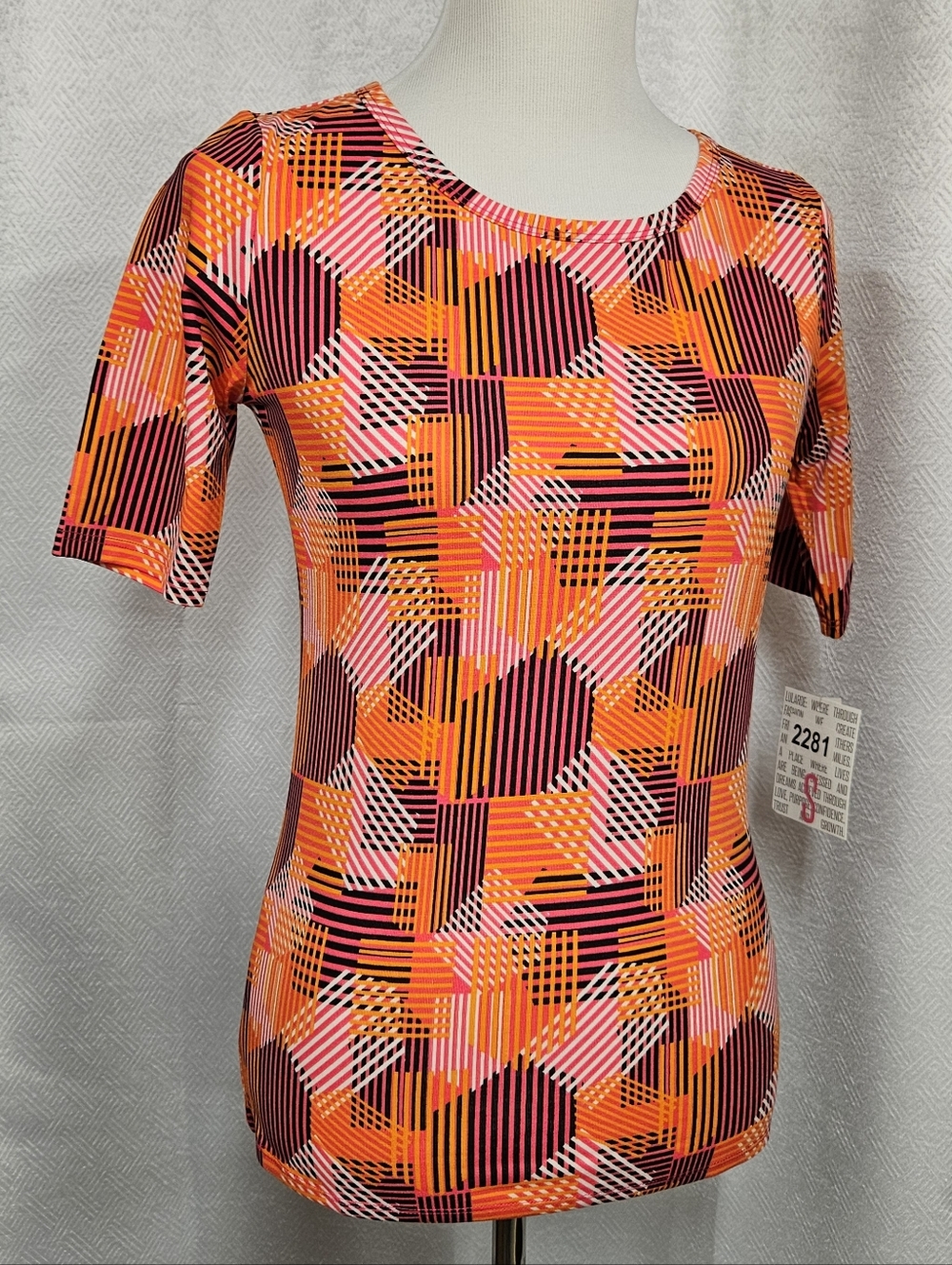 LuLaRoe Gigi Short Sleeve Shirt Geometric Top Orange, Pink & Black